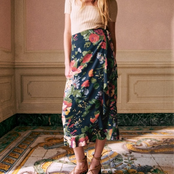 Sezane Dresses & Skirts - Sezane skirt size 38